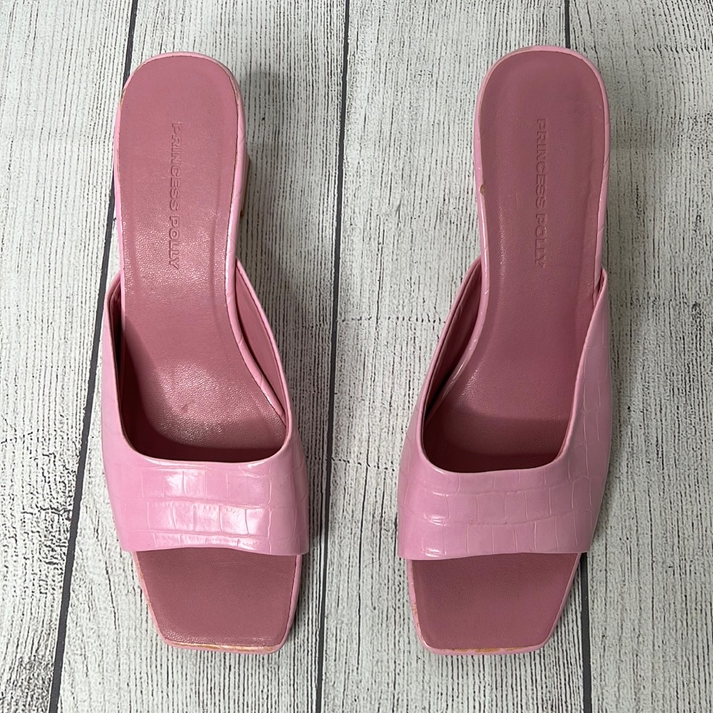 ๐น Princess Polly Square Toe and Heel Mock Croc Mule